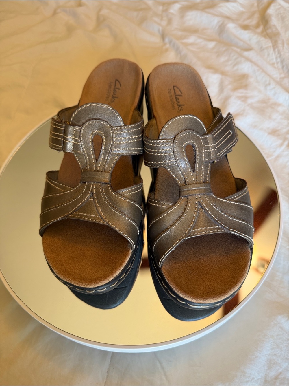 Clarks Women's Bronze Metallic Leather Wedge Mules size 9.5 EUC